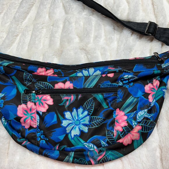 Lug Boomerang Freestyle FS Crossbody Sling Tropical Multi main image 8